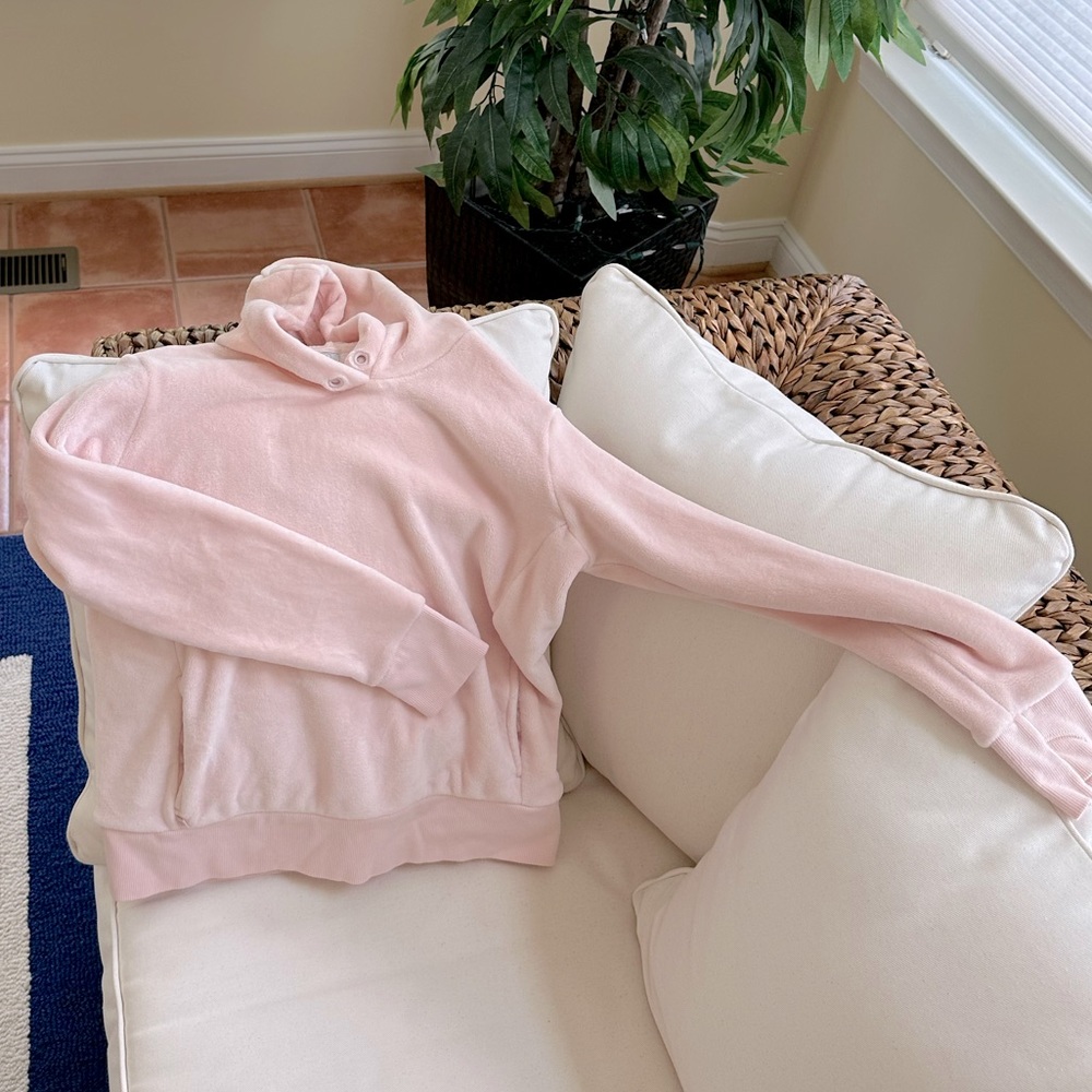 🌸Althleta Girl Plush Pink Pullover🌸
